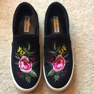 Steve Madden Embroidered Slip-on Sneaker